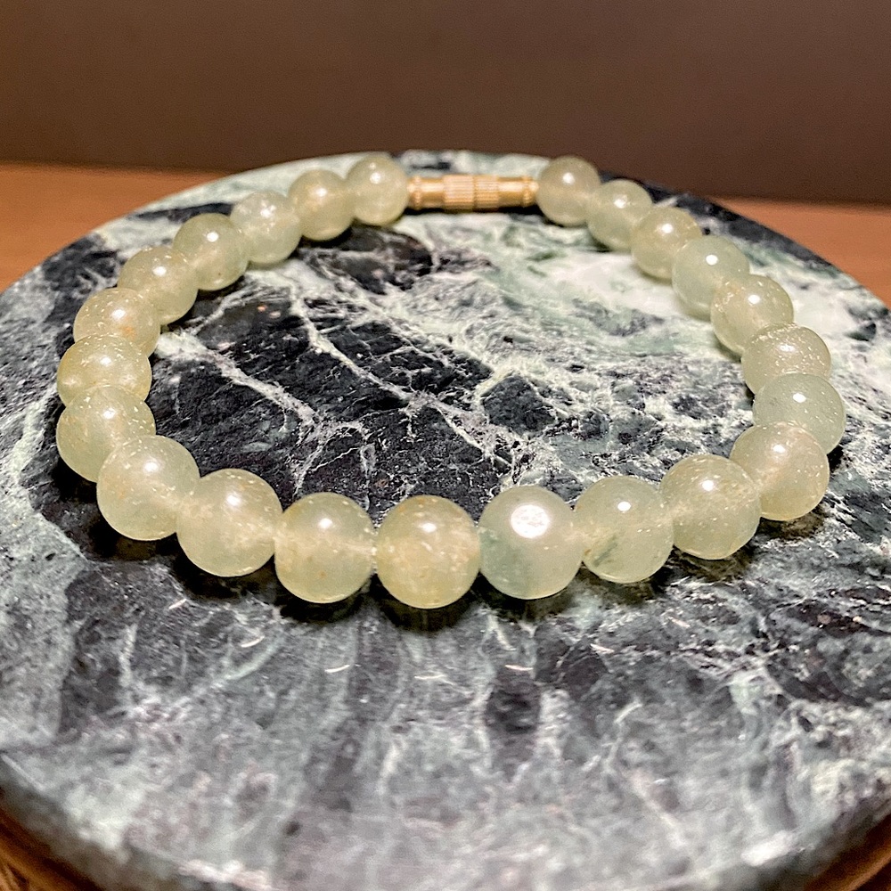 Semiprecious beaded bracelet.